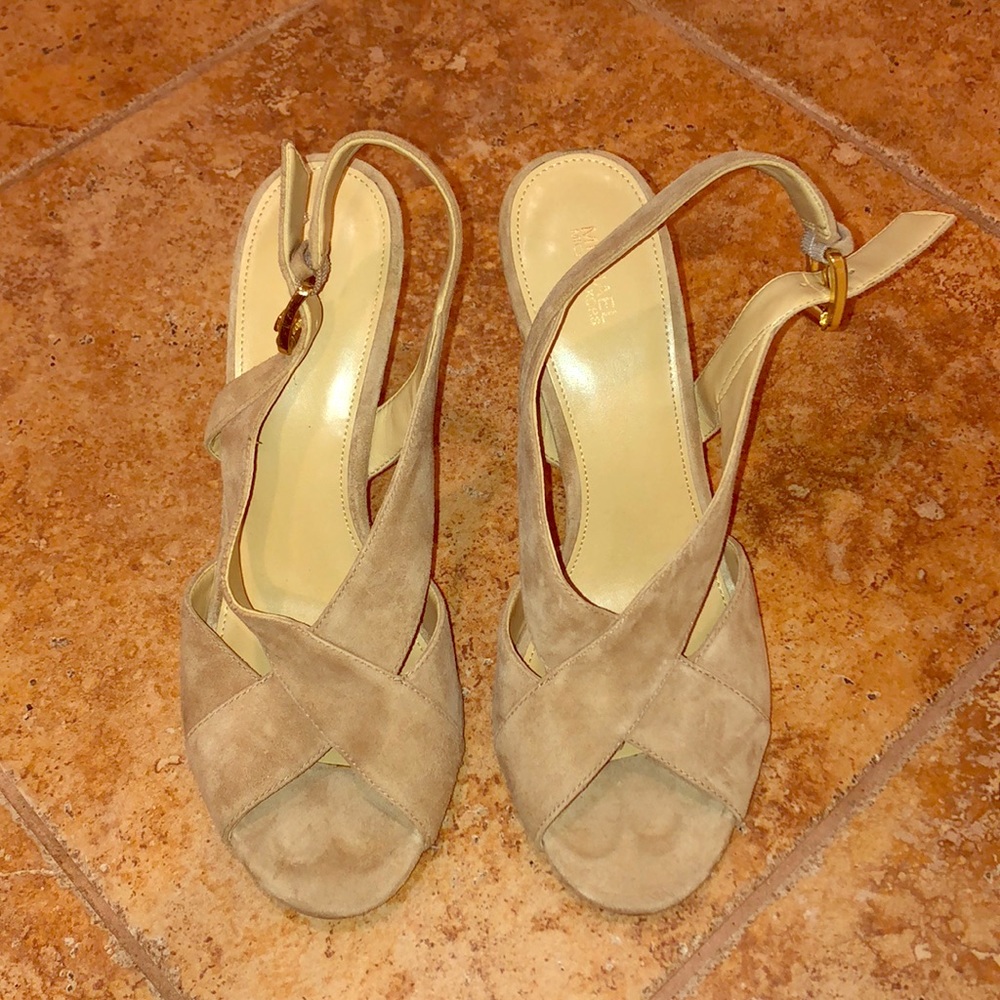 Michael Kora Suede Tan Pumps